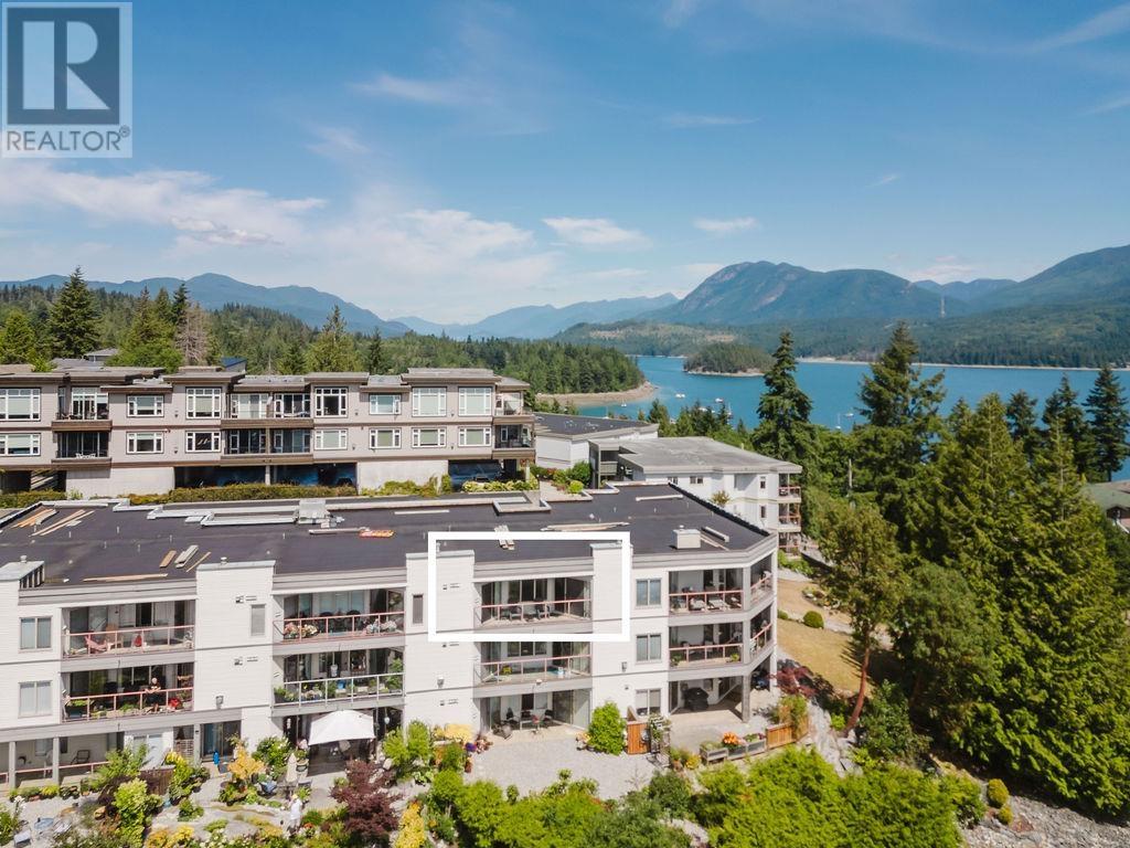 302 5780 TRAIL AVENUE, Sechelt