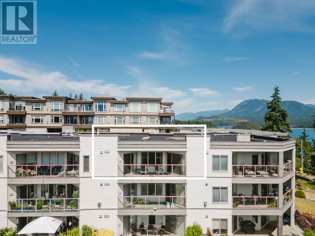 302 5780 TRAIL AVENUE, Sechelt