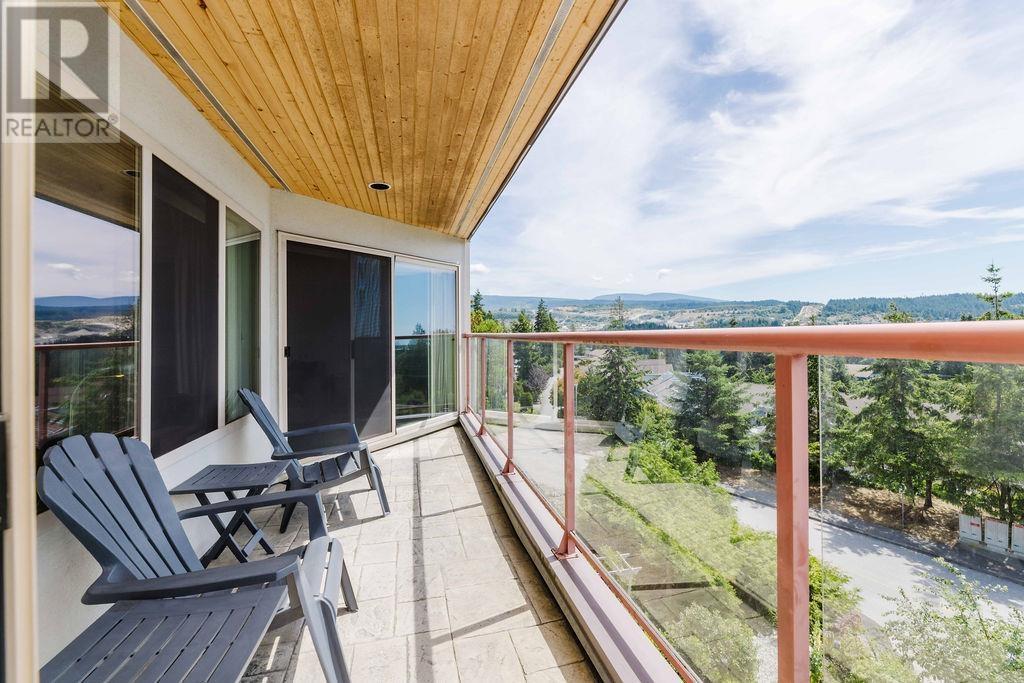 302 5780 TRAIL AVENUE, Sechelt