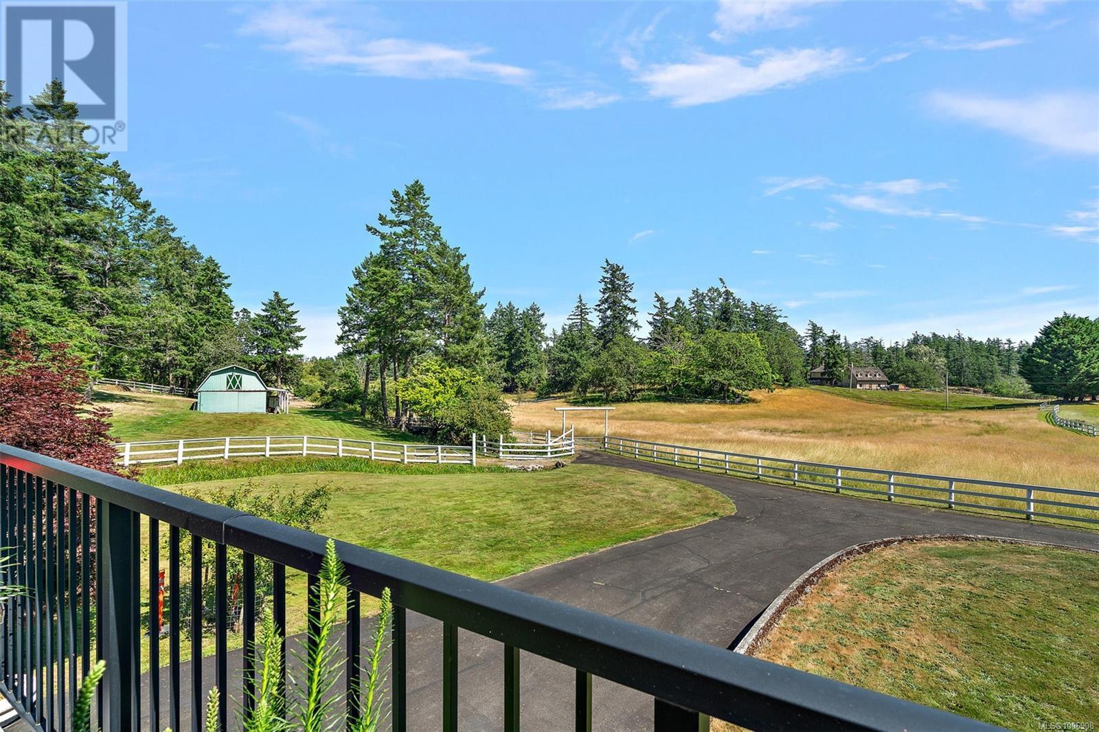 Photo 20 of 1649 Charlton Rd, Saanich BC