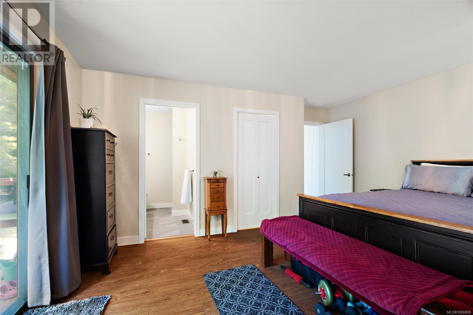 Photo 23 of 1649 Charlton Rd, Saanich BC
