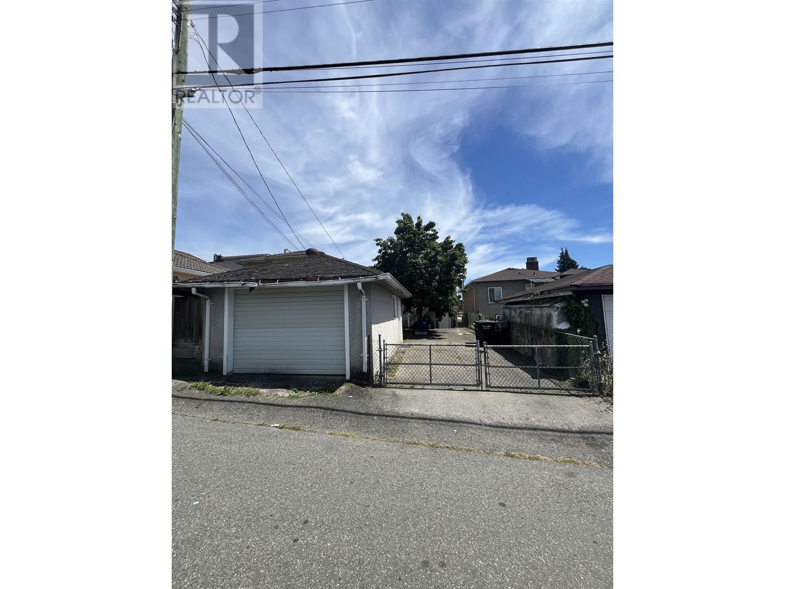 Photo 13 of 7757 Main Street, Vancouver BC