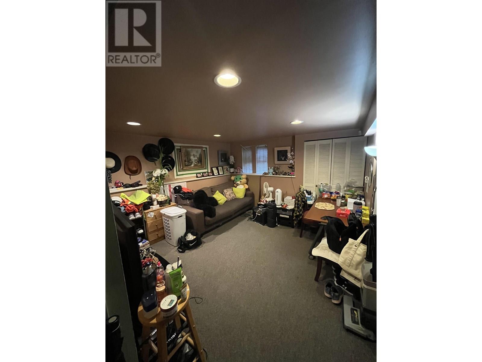 Photo 11 of 7757 Main Street, Vancouver BC