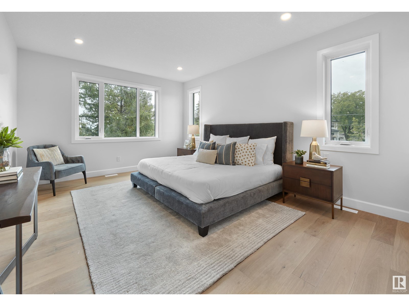 Photo 25 of 6003 107 St Nw, Edmonton AB