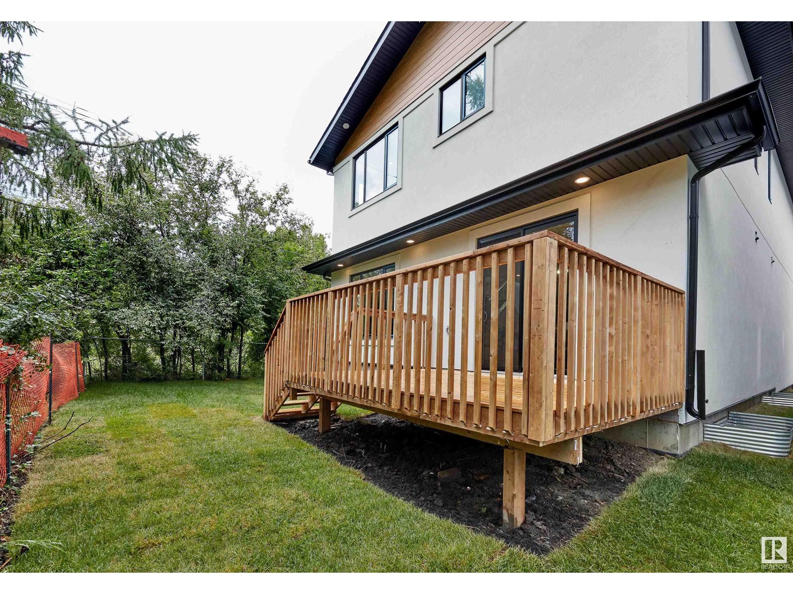 Photo 15 of 6003 107 St Nw, Edmonton AB