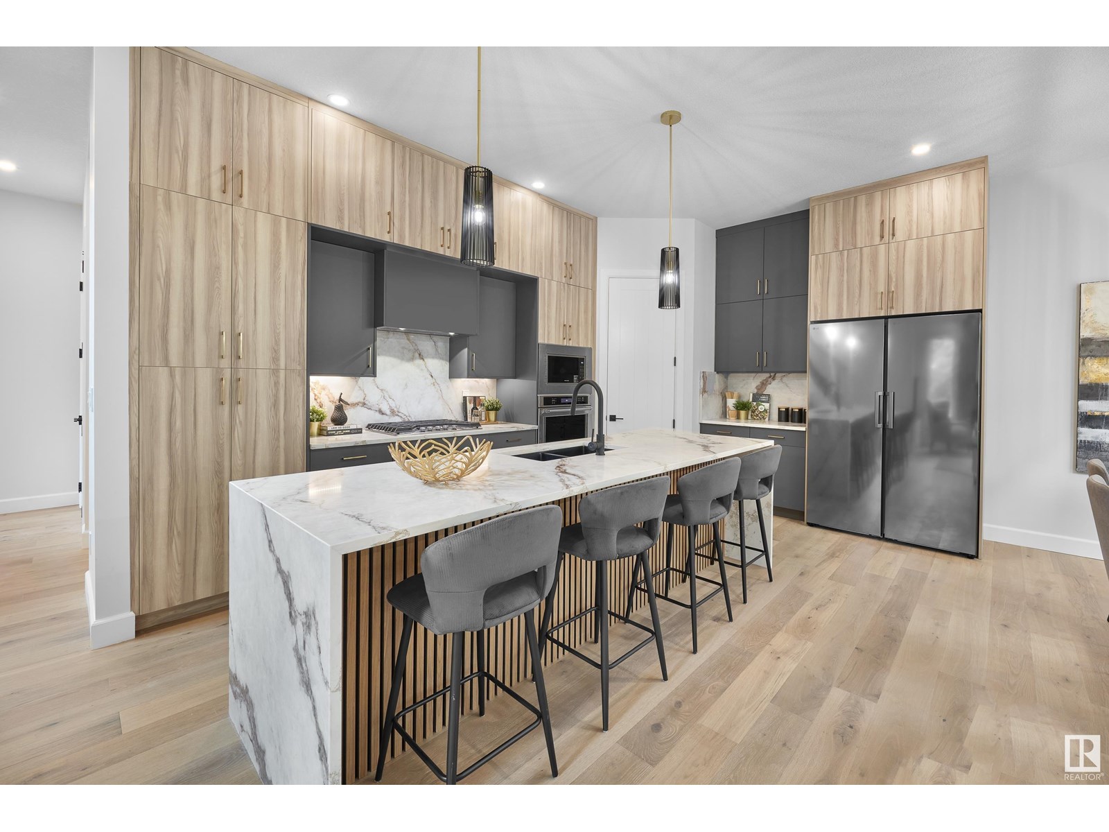 Photo 14 of 6003 107 St Nw, Edmonton AB