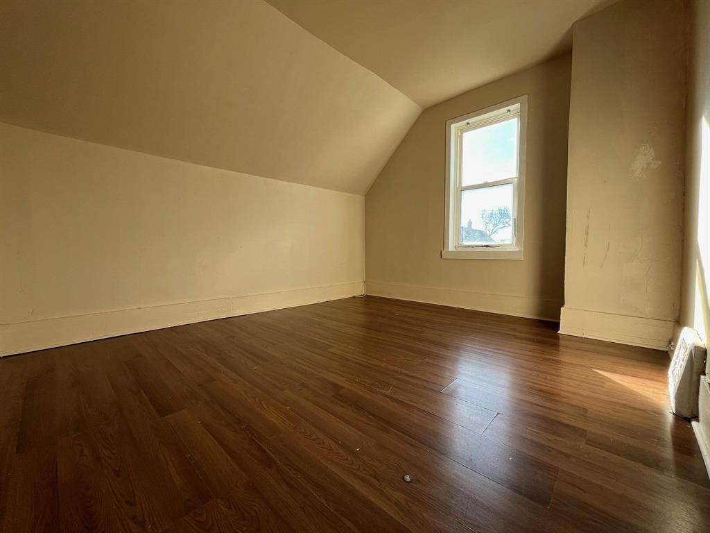 Photo 10 of 690 Simcoe Street, Winnipeg MB