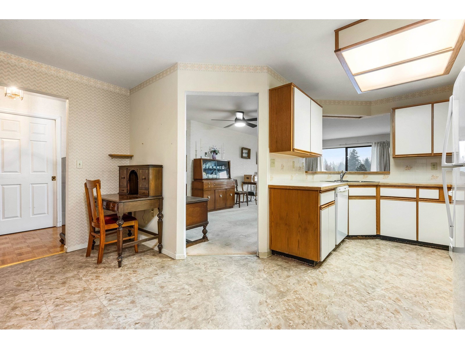 Photo 8 of 202 33233 Bourquin Crescent, Abbotsford BC