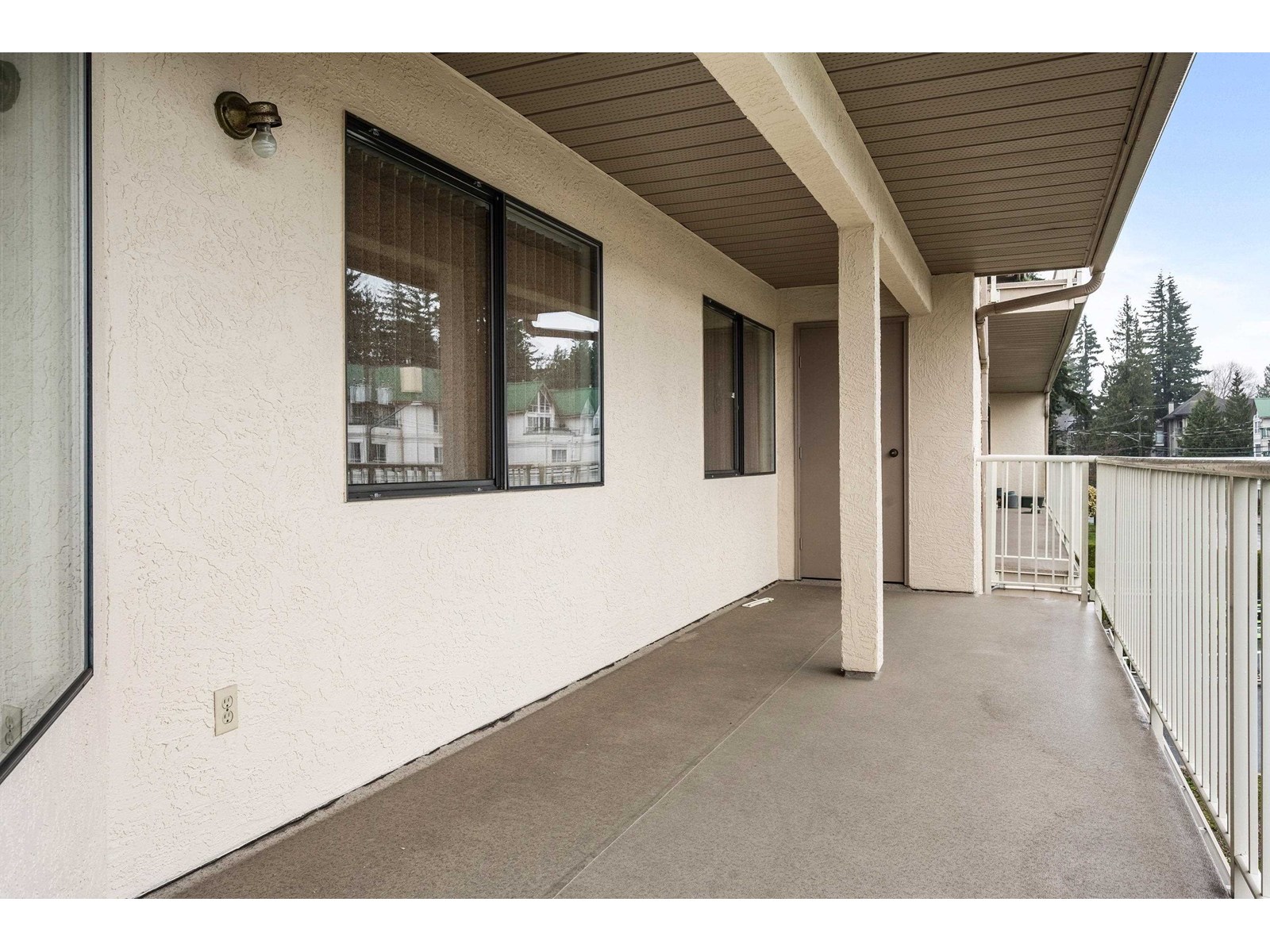 Photo 28 of 202 33233 Bourquin Crescent, Abbotsford BC