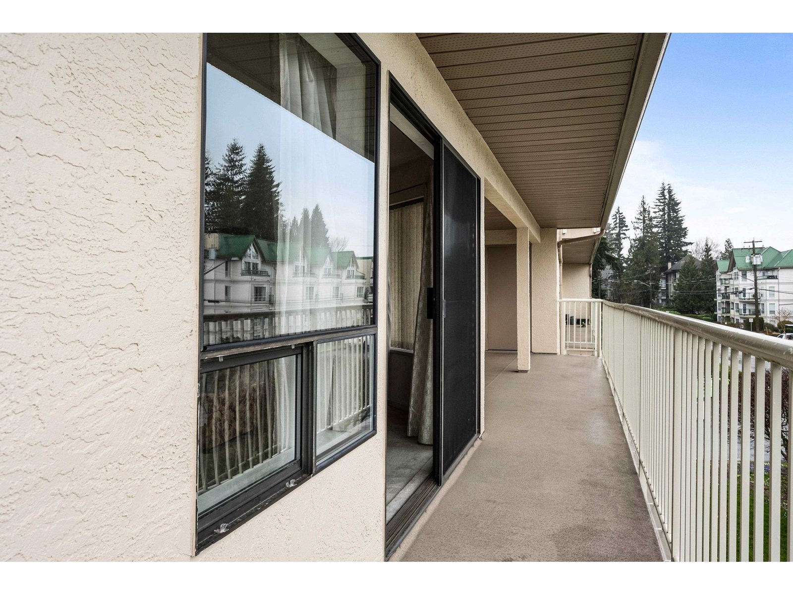 Photo 26 of 202 33233 Bourquin Crescent, Abbotsford BC