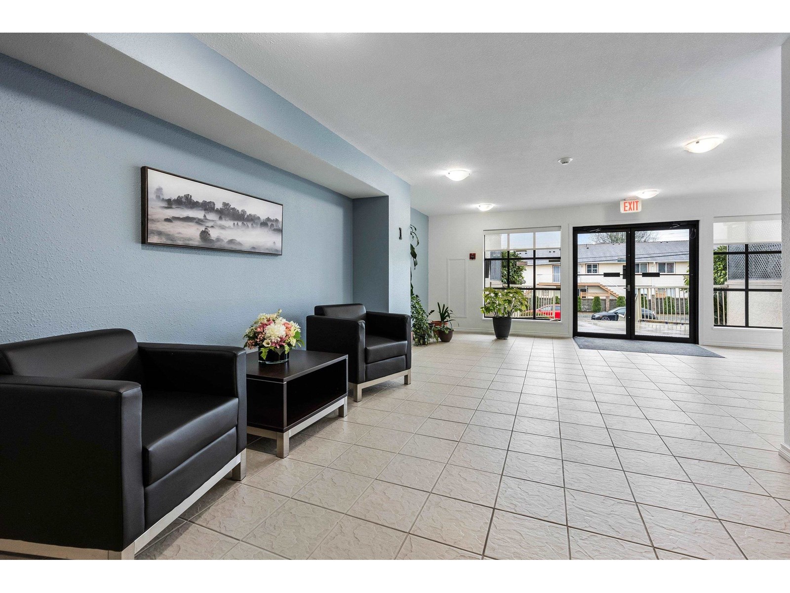 Photo 3 of 202 33233 Bourquin Crescent, Abbotsford BC