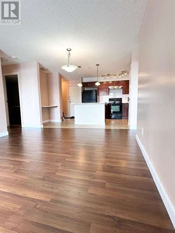 309, 108 Country Village Circle NE, Calgary, Alberta
