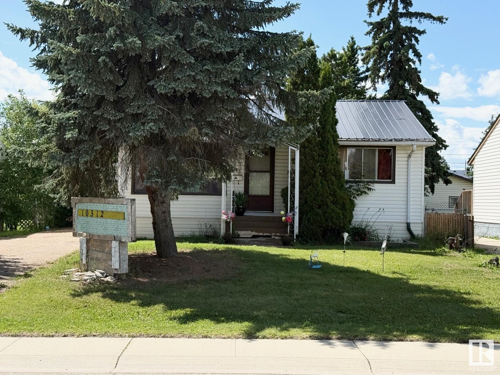 Photo 2 of 10312 158 St Nw Nw, Edmonton AB
