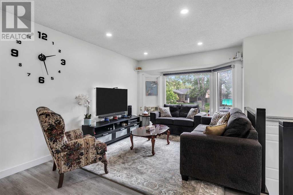 4716A 44 Avenue NE, Calgary, Alberta