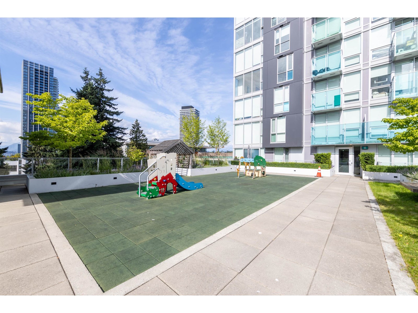 Photo 35 of 2612 13438 Central Avenue, Surrey BC