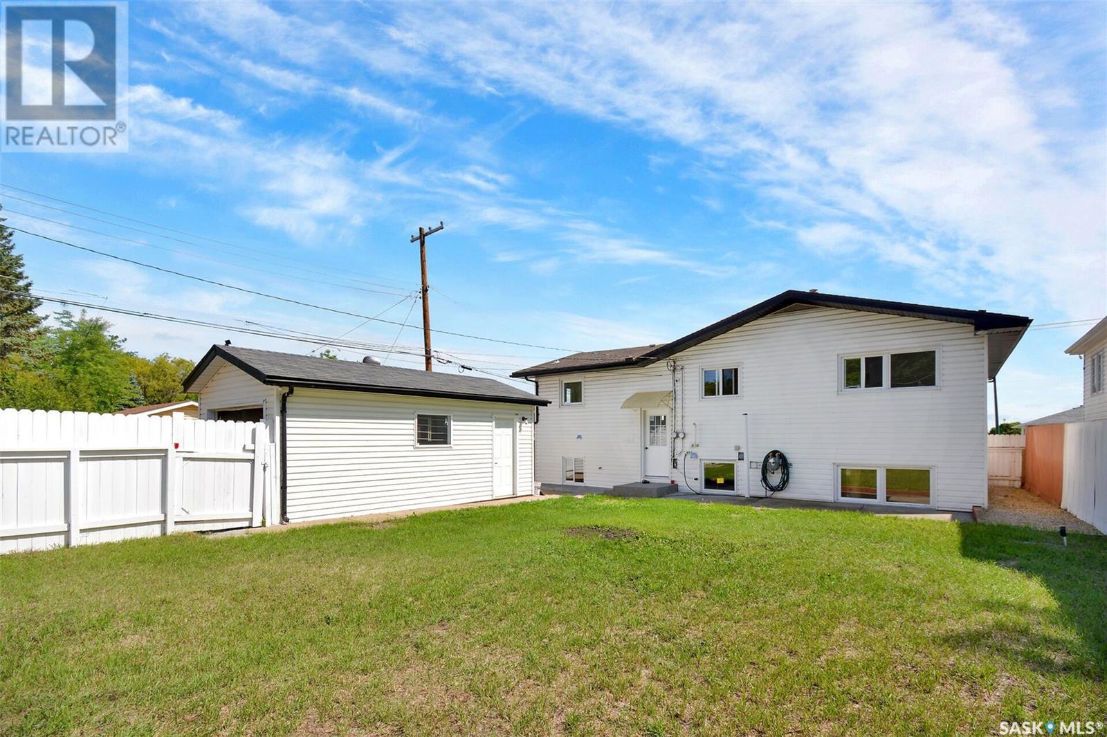 Photo 40 of 1618 19th Street W, Saskatoon SK