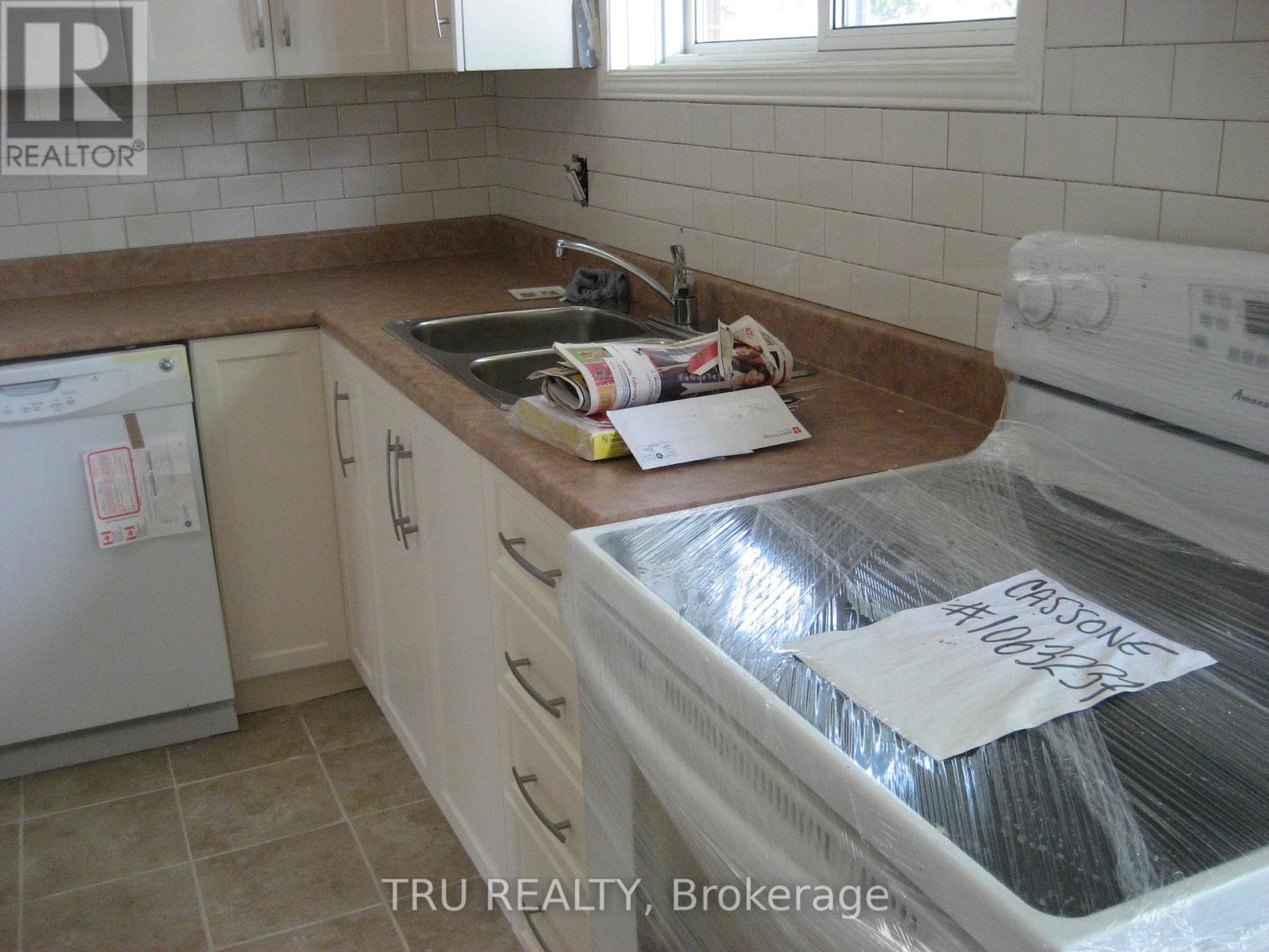 Photo 8 of 1567 Goth Avenue, Ottawa ON