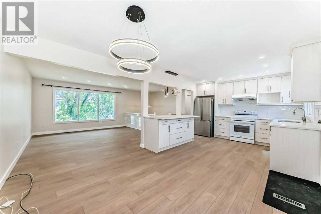 Single Family House Bi-level for Sale in   Street NW Huntington Hills Calgary 