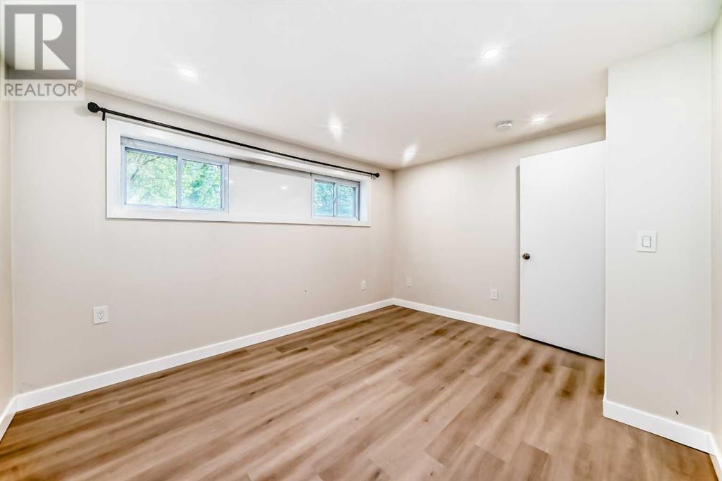 Single Family House Bi-level for Sale in   Street NW Huntington Hills Calgary 