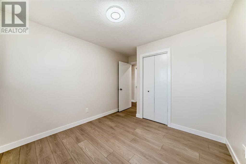 Single Family House Bi-level for Sale in   Street NW Huntington Hills Calgary 