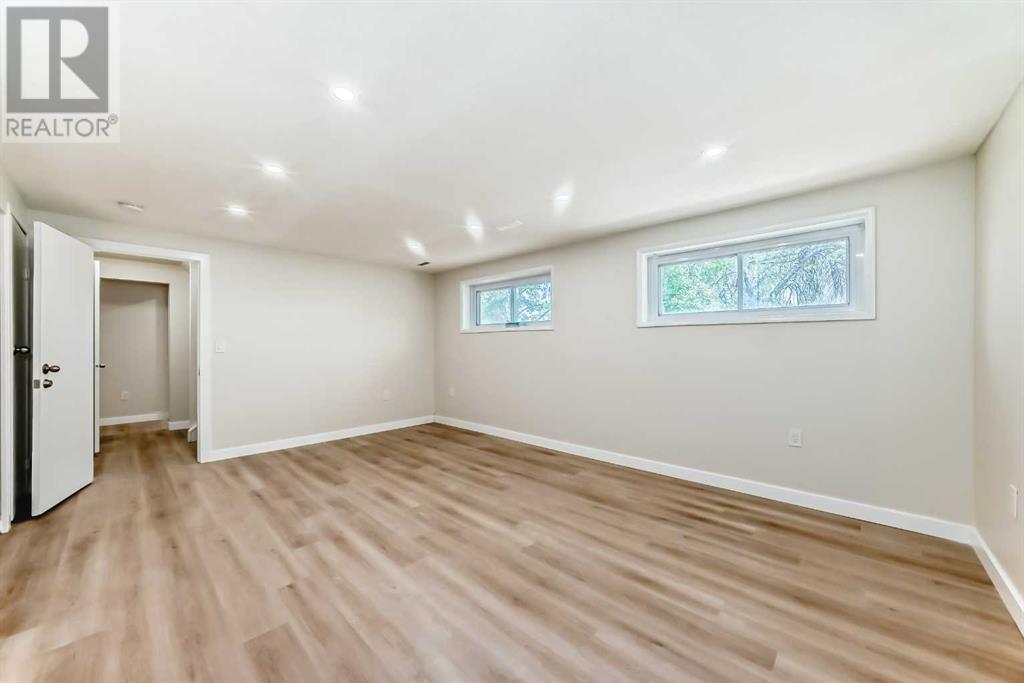 Single Family House Bi-level for Sale in   Street NW Huntington Hills Calgary 