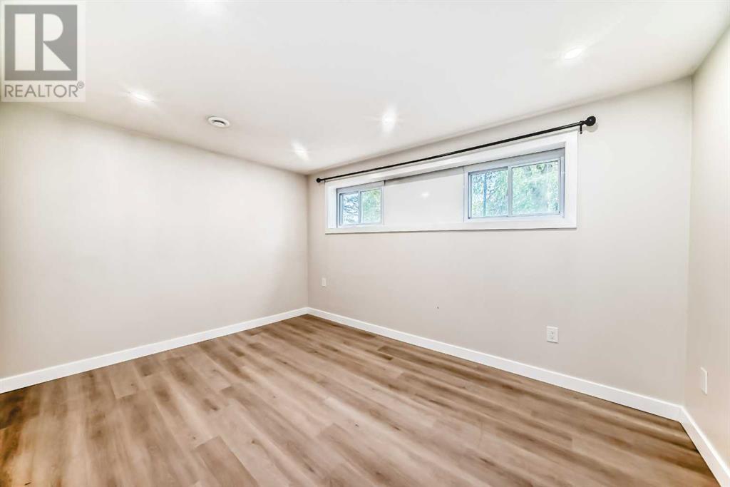 Single Family House Bi-level for Sale in   Street NW Huntington Hills Calgary 