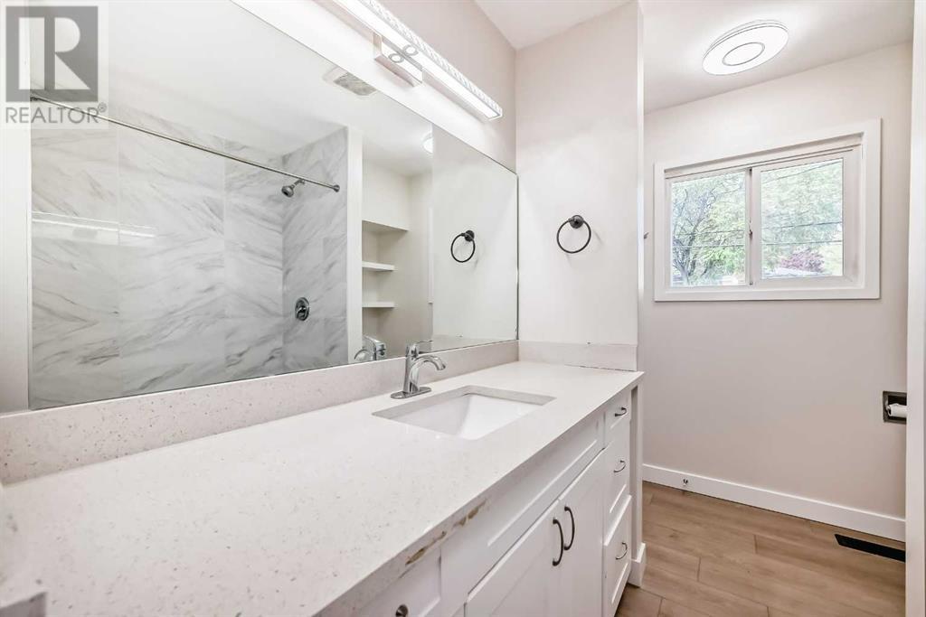 Single Family House Bi-level for Sale in   Street NW Huntington Hills Calgary 