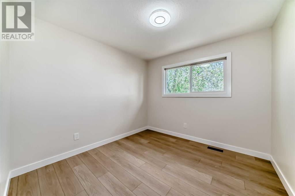 Single Family House Bi-level for Sale in   Street NW Huntington Hills Calgary 