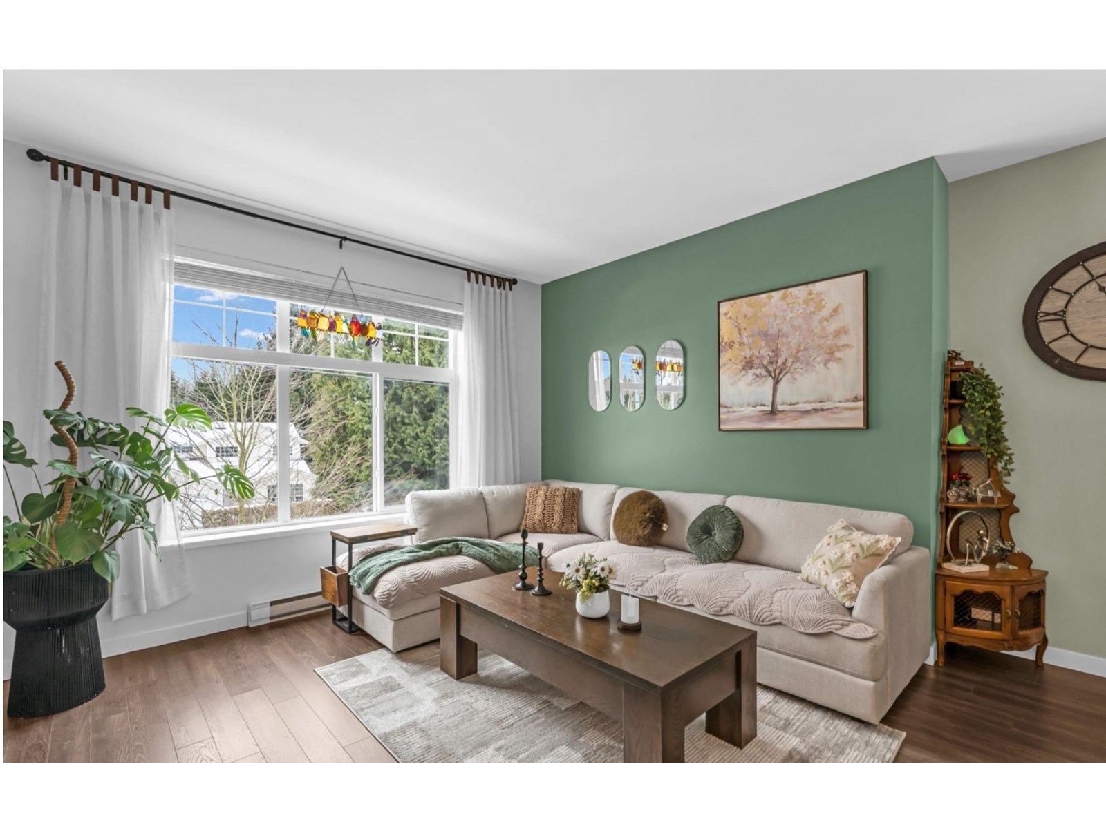 Photo 4 of 1 16357 15 Avenue, Surrey BC