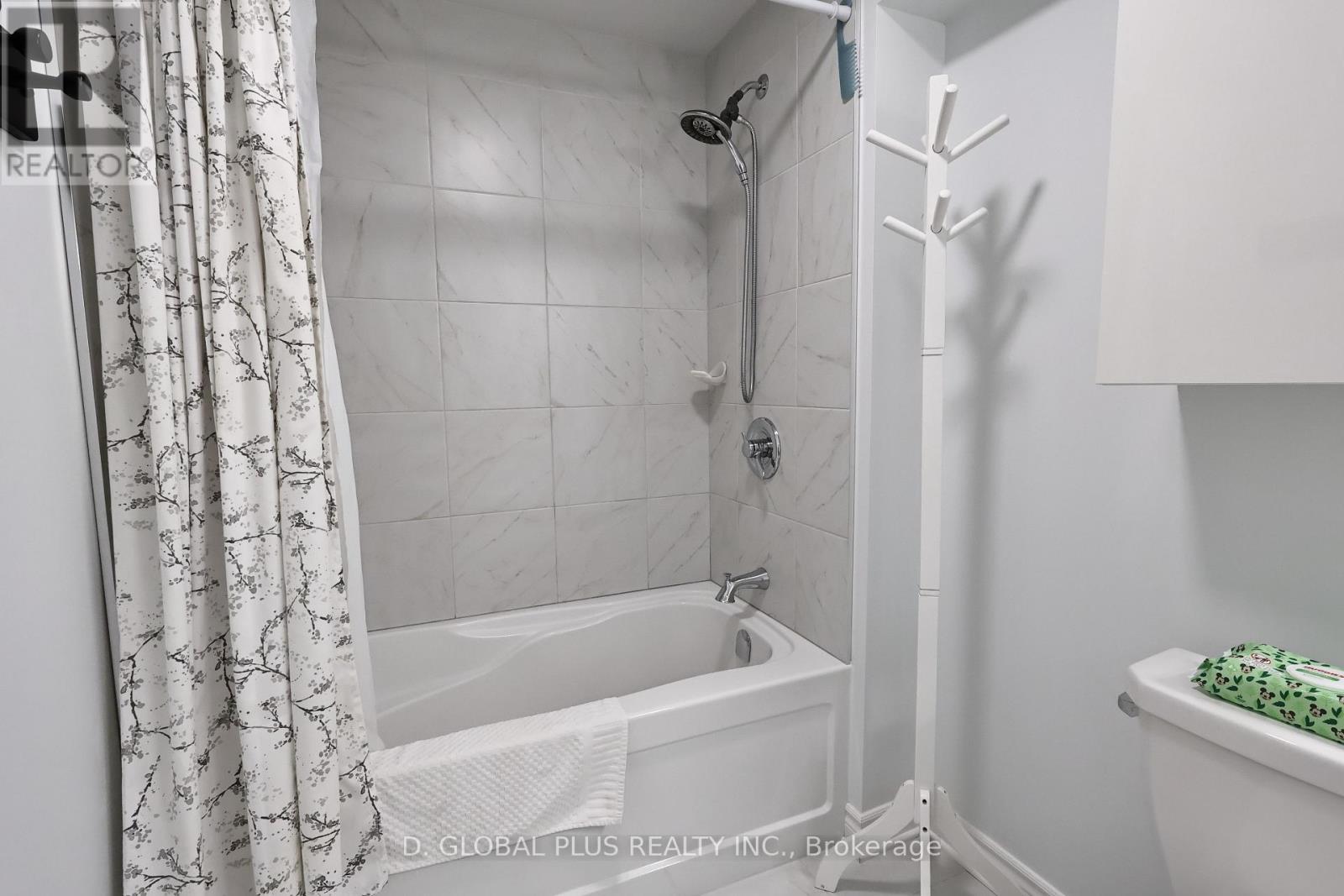 Photo 22 of 90 Cameron Crescent S, Cornwall ON
