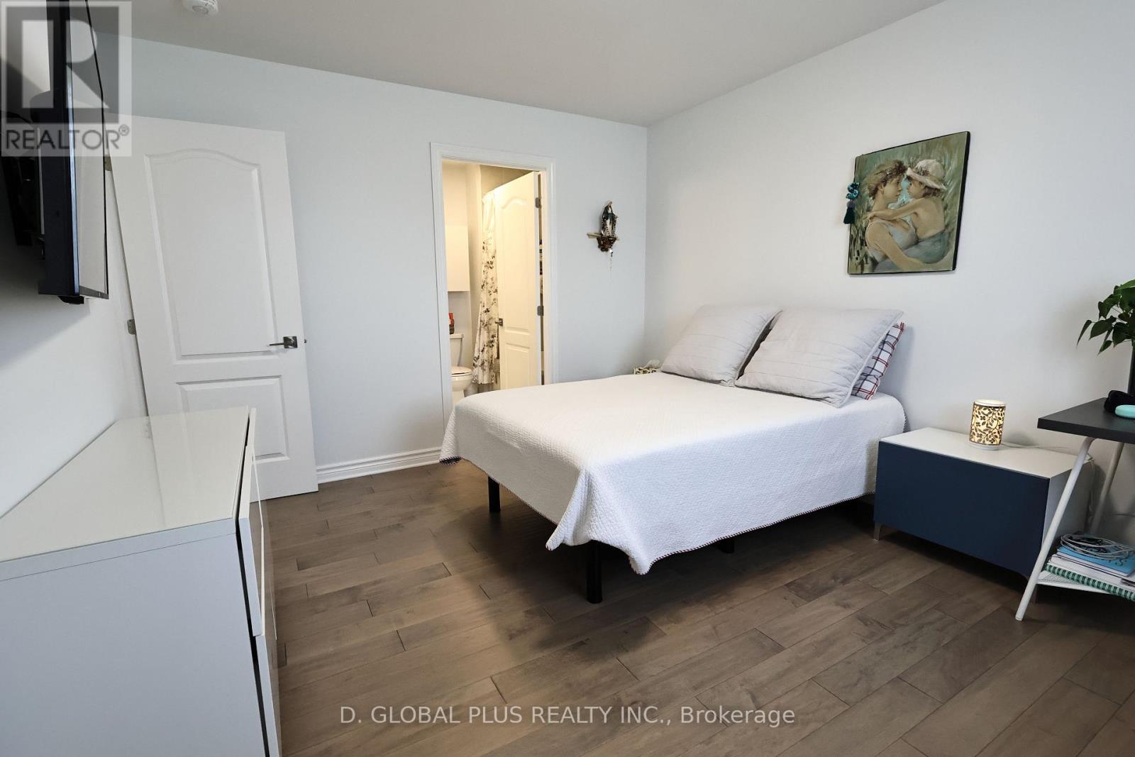 Photo 15 of 90 Cameron Crescent S, Cornwall ON