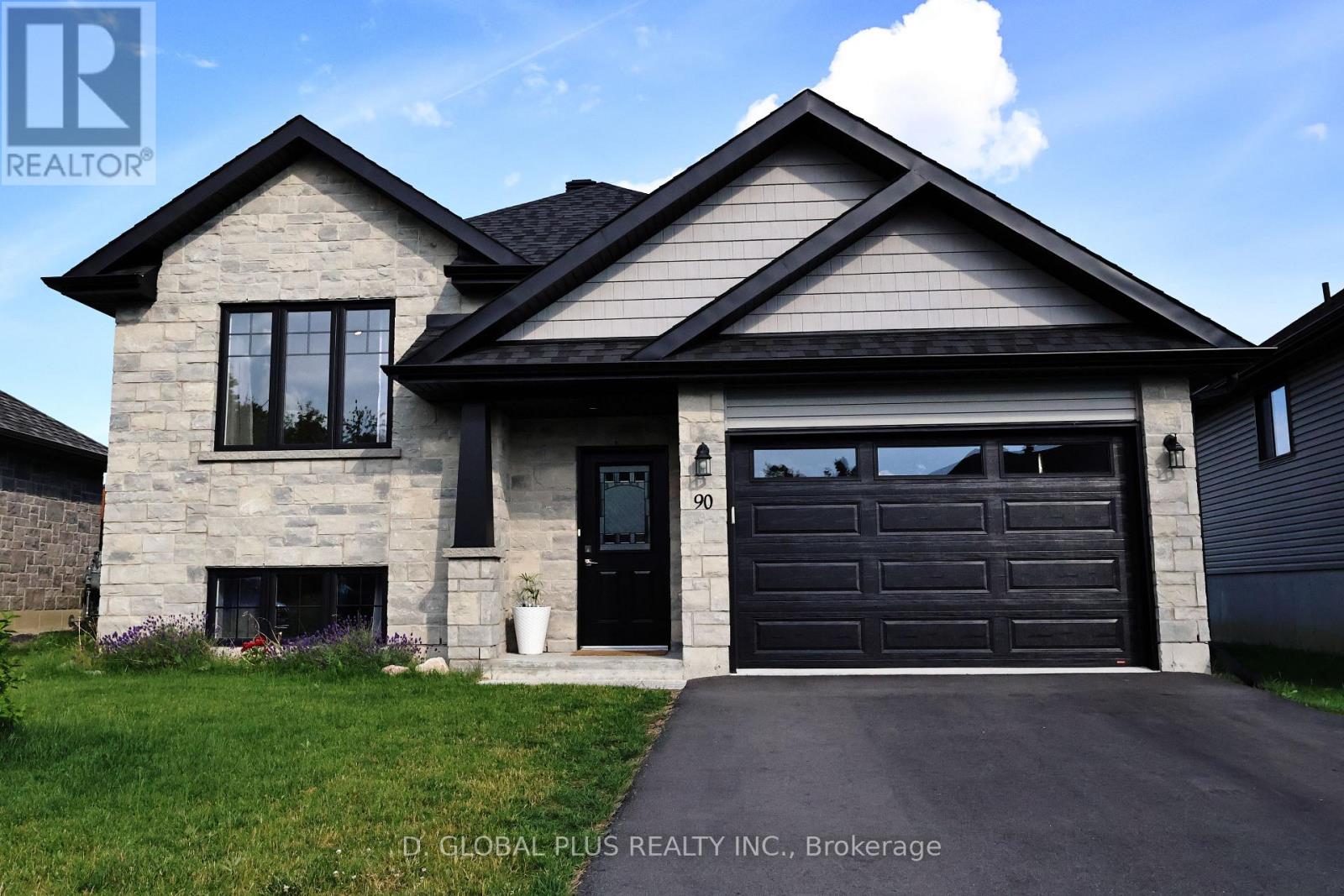 Photo 1 of 90 Cameron Crescent S, Cornwall ON