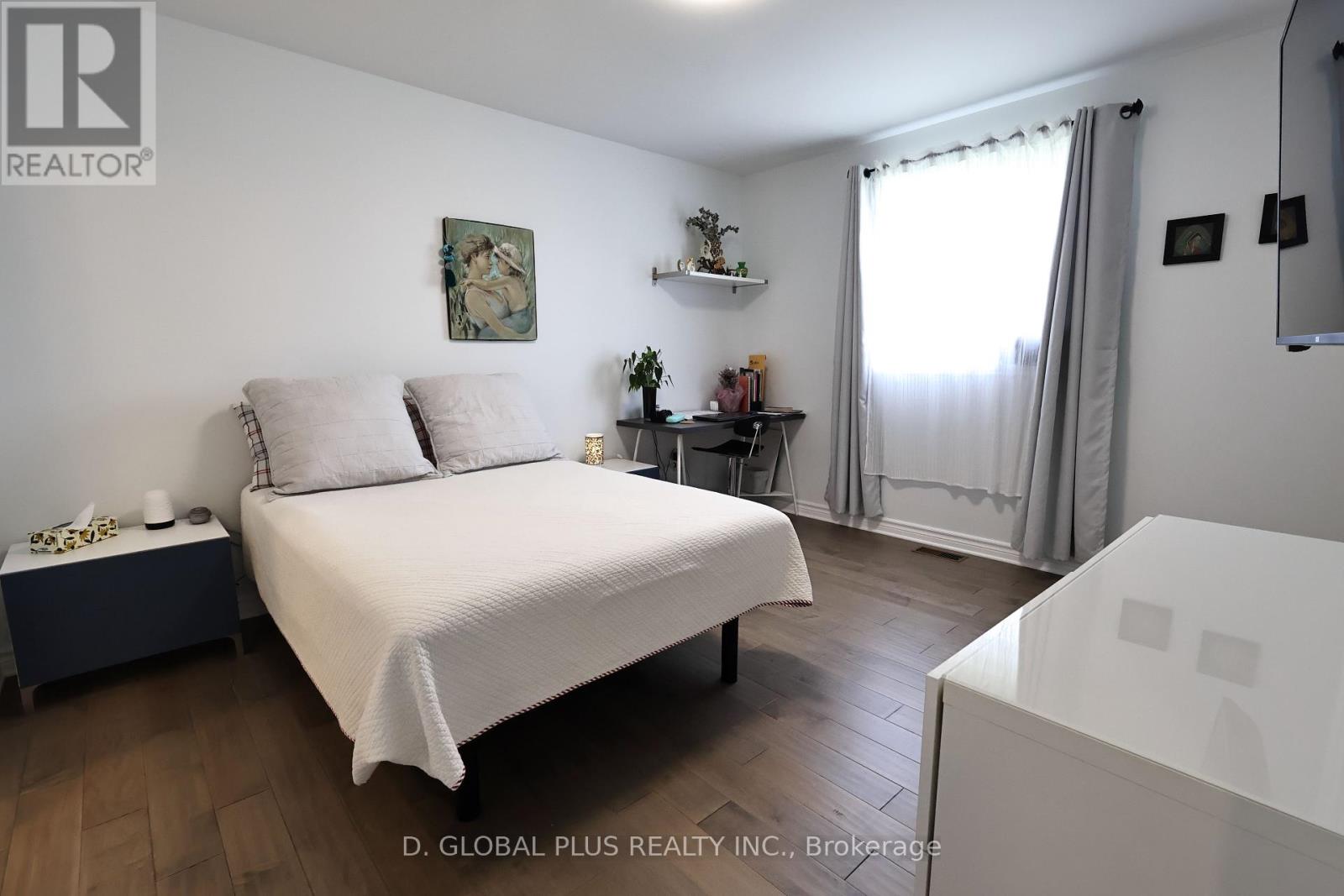 Photo 14 of 90 Cameron Crescent S, Cornwall ON