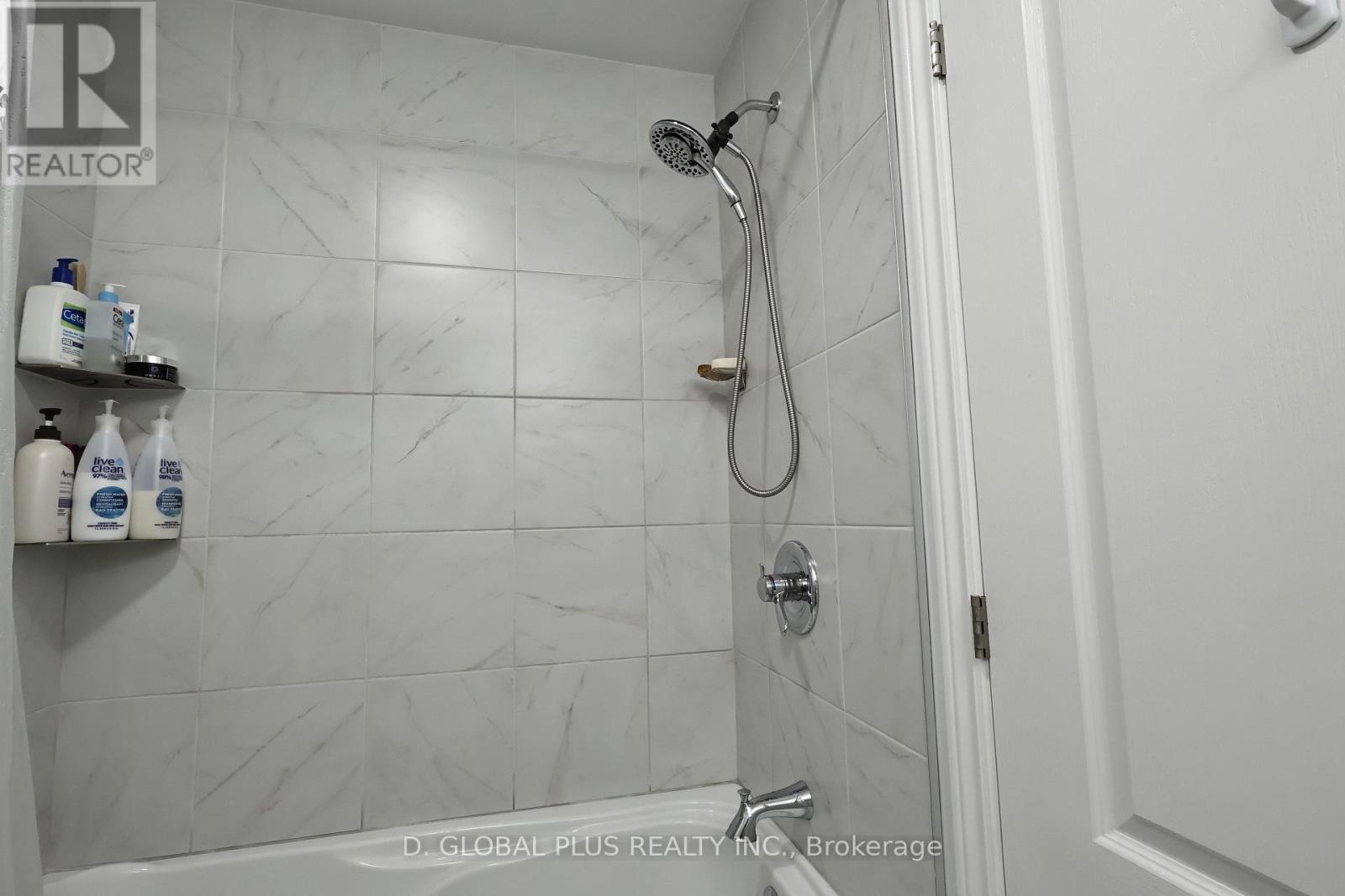 Photo 18 of 90 Cameron Crescent S, Cornwall ON