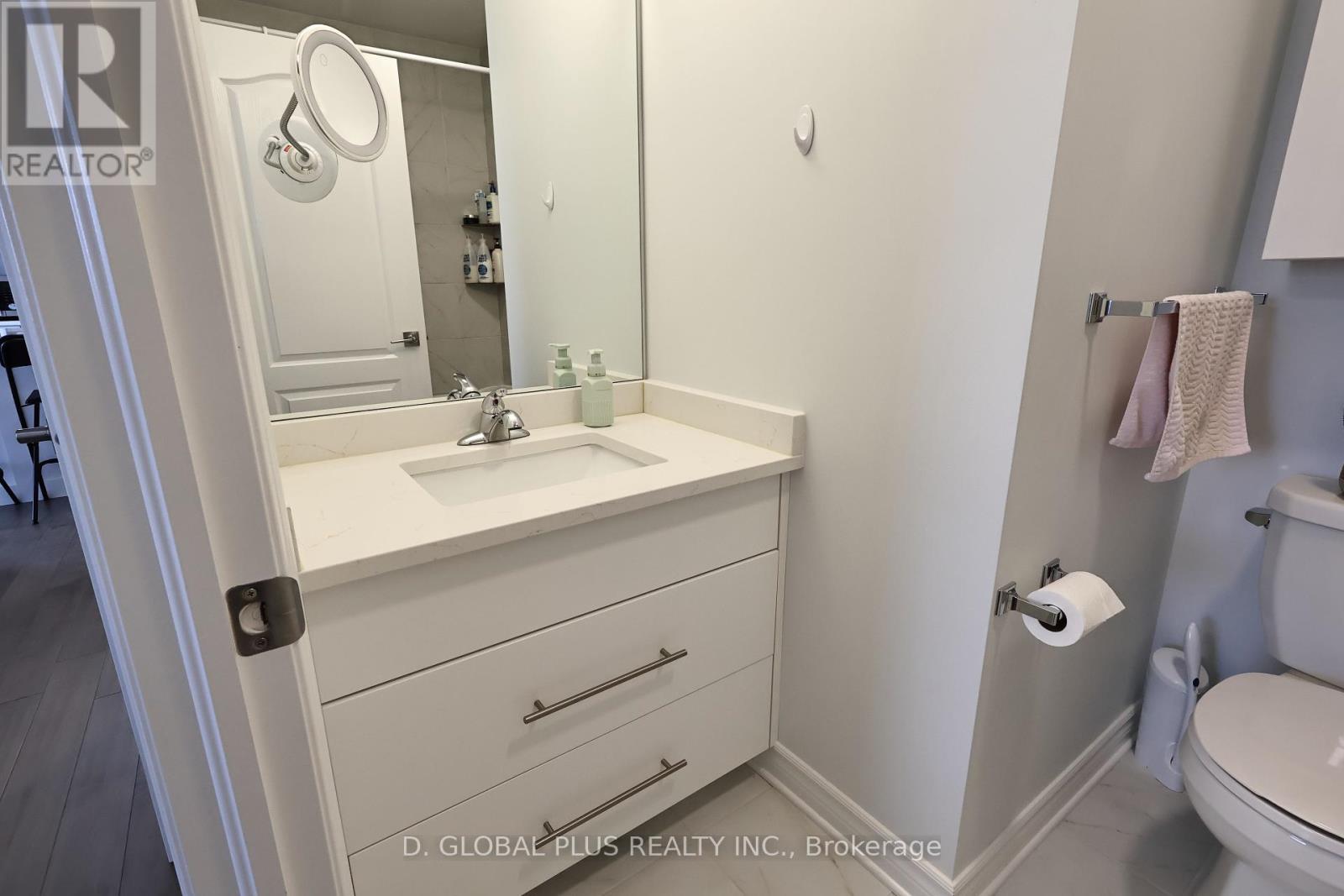Photo 16 of 90 Cameron Crescent S, Cornwall ON