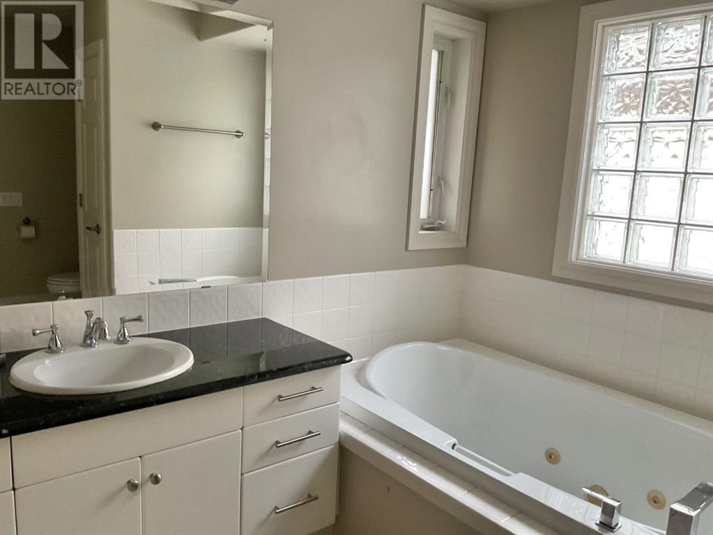 Single Family House for Sale in   Avenue SW South Calgary Calgary 