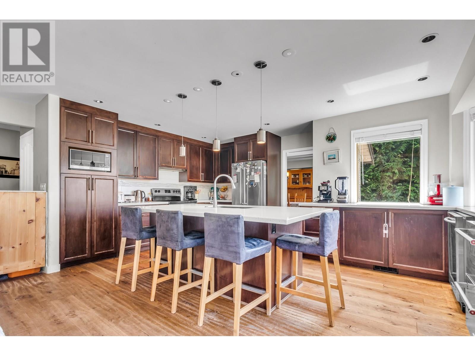 Photo 11 of 23547 108 Avenue, Maple Ridge BC