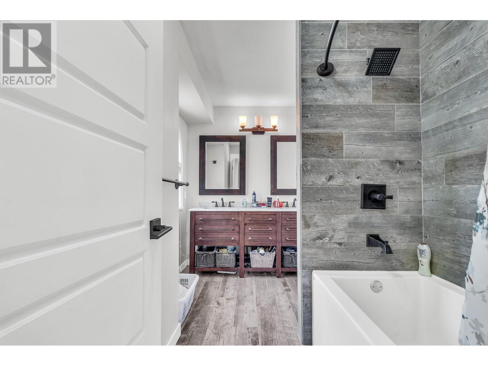 Photo 20 of 23547 108 Avenue, Maple Ridge BC