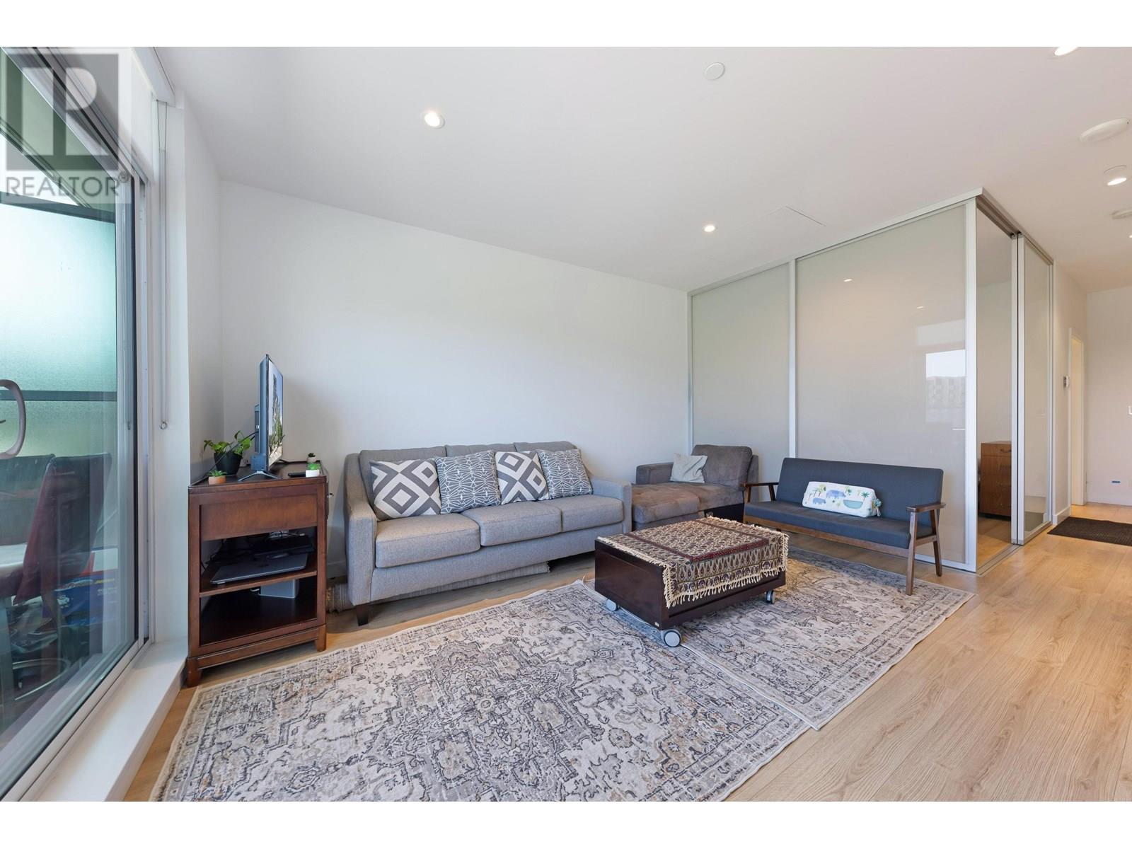 Photo 14 of 202 1500 Fern Street, North Vancouver BC
