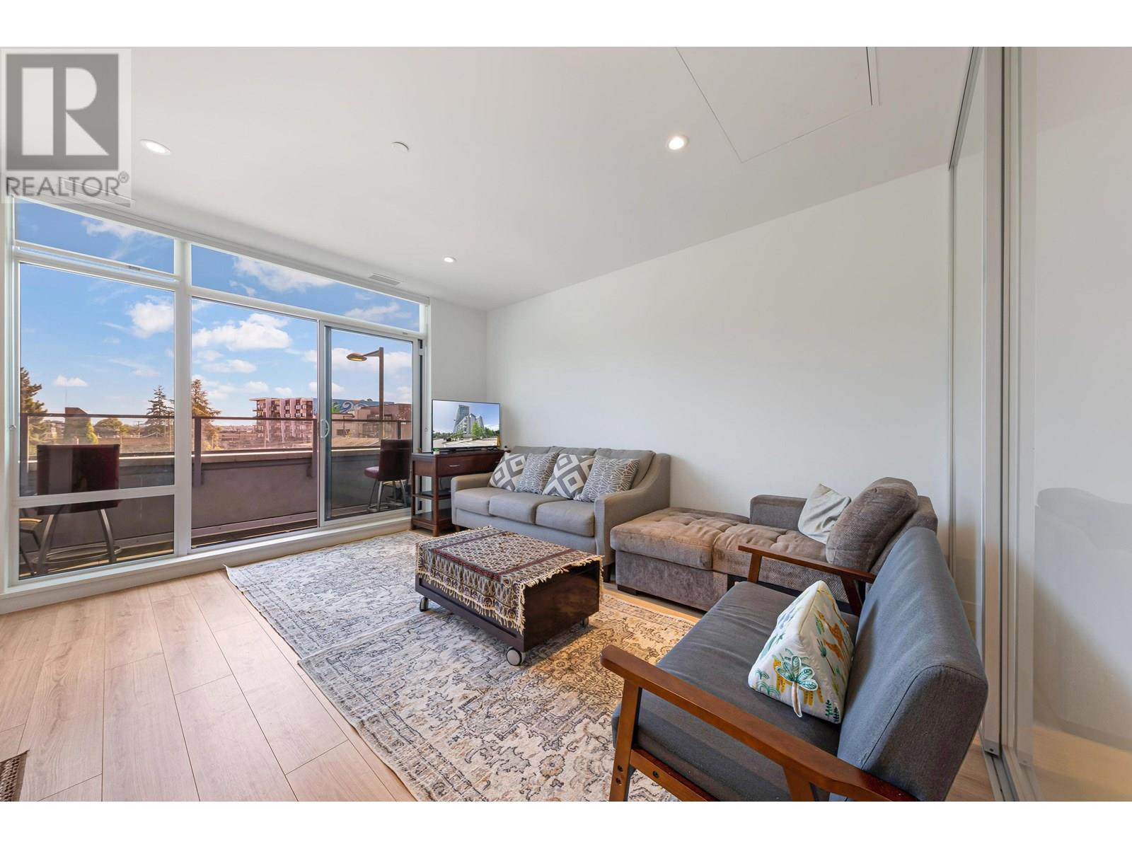 Photo 12 of 202 1500 Fern Street, North Vancouver BC