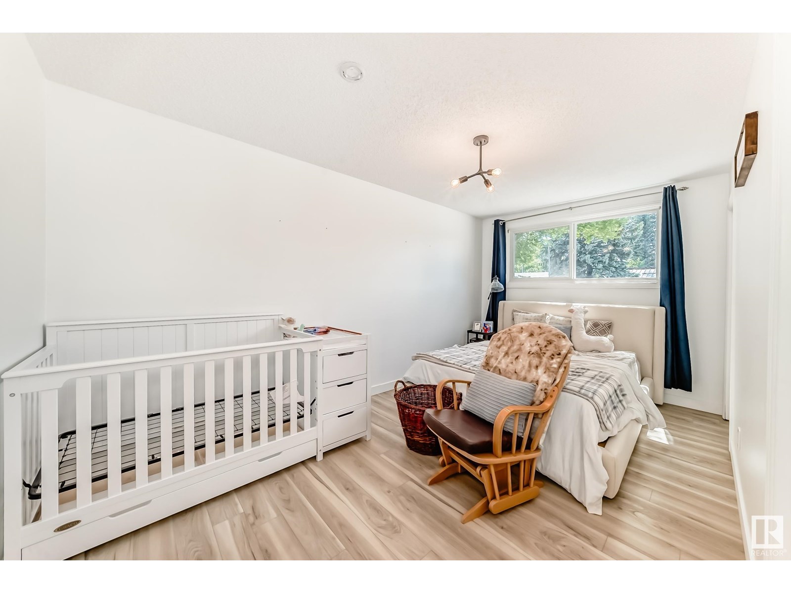 Photo 8 of 15226 81 Av Nw, Edmonton AB