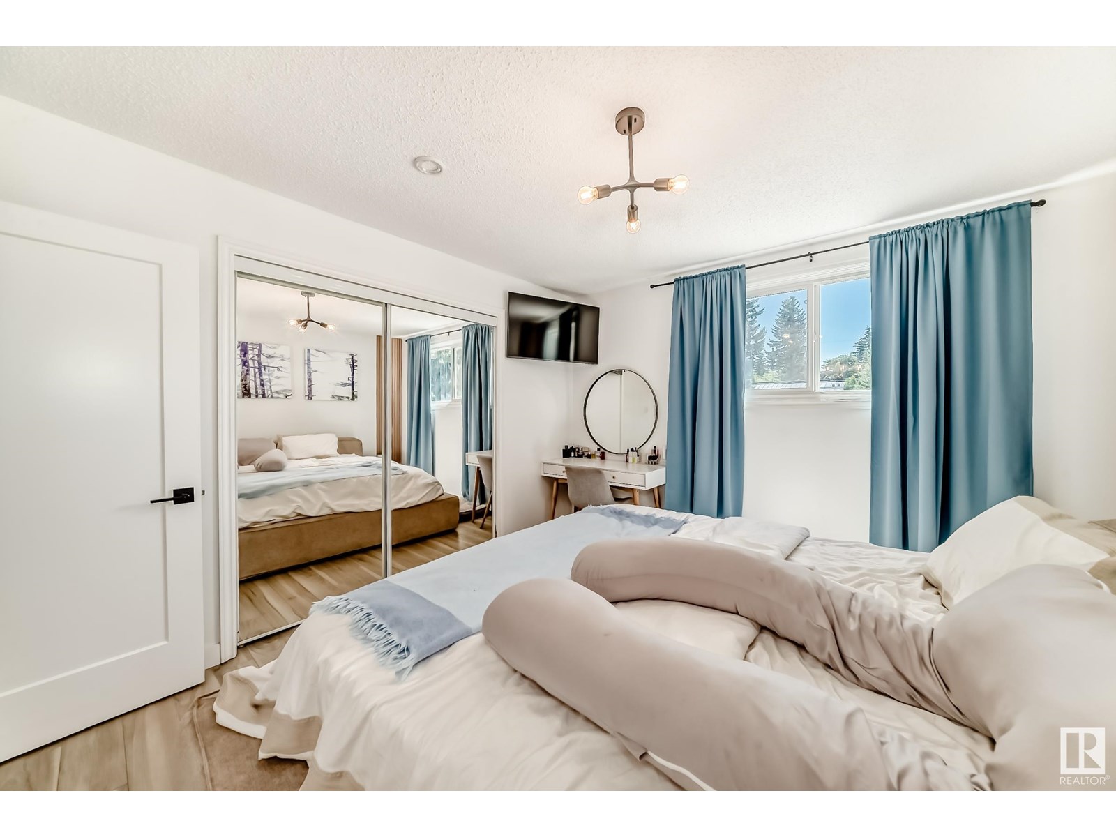 Photo 4 of 15226 81 Av Nw, Edmonton AB