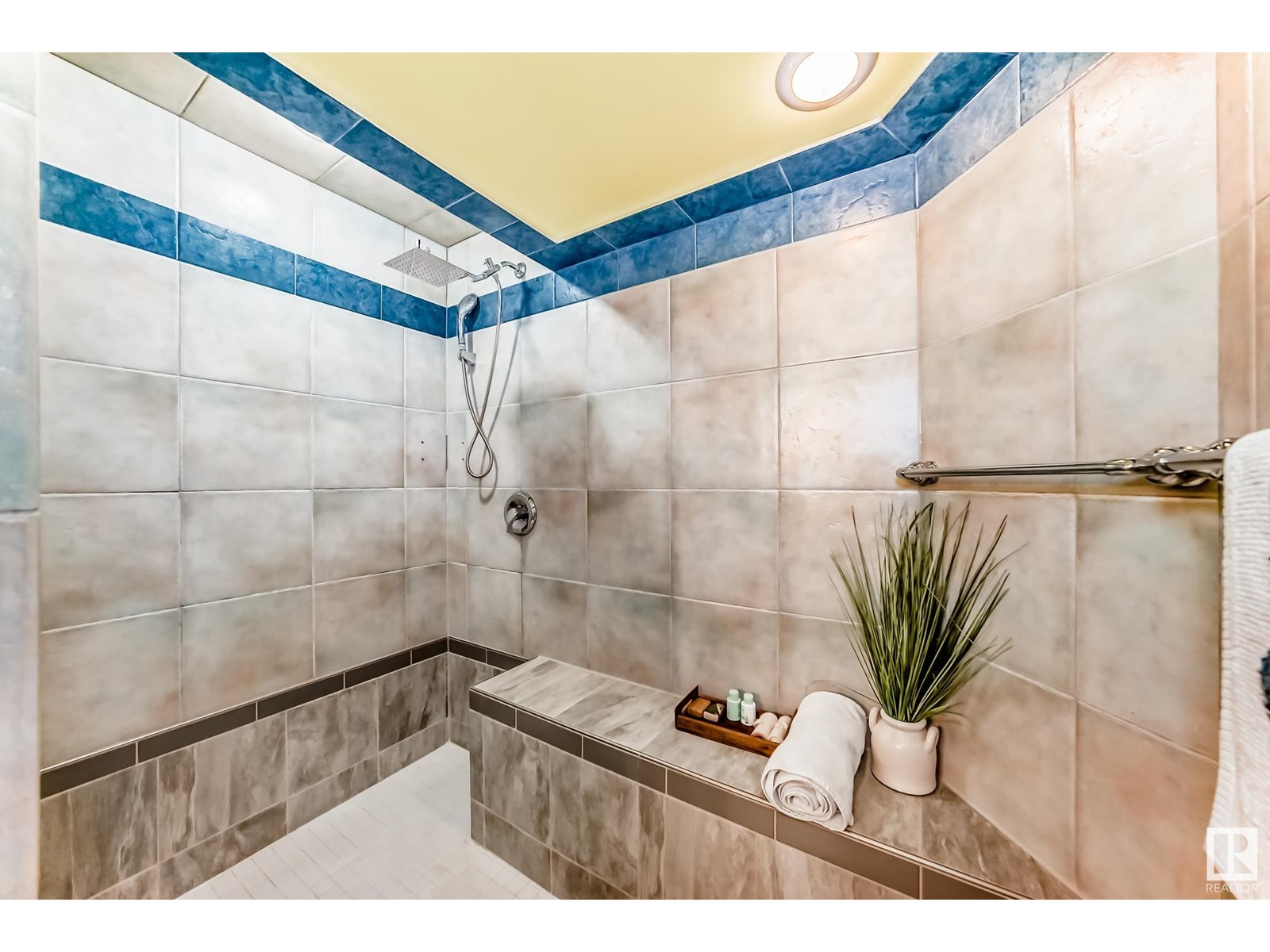 Photo 18 of 15226 81 Av Nw, Edmonton AB