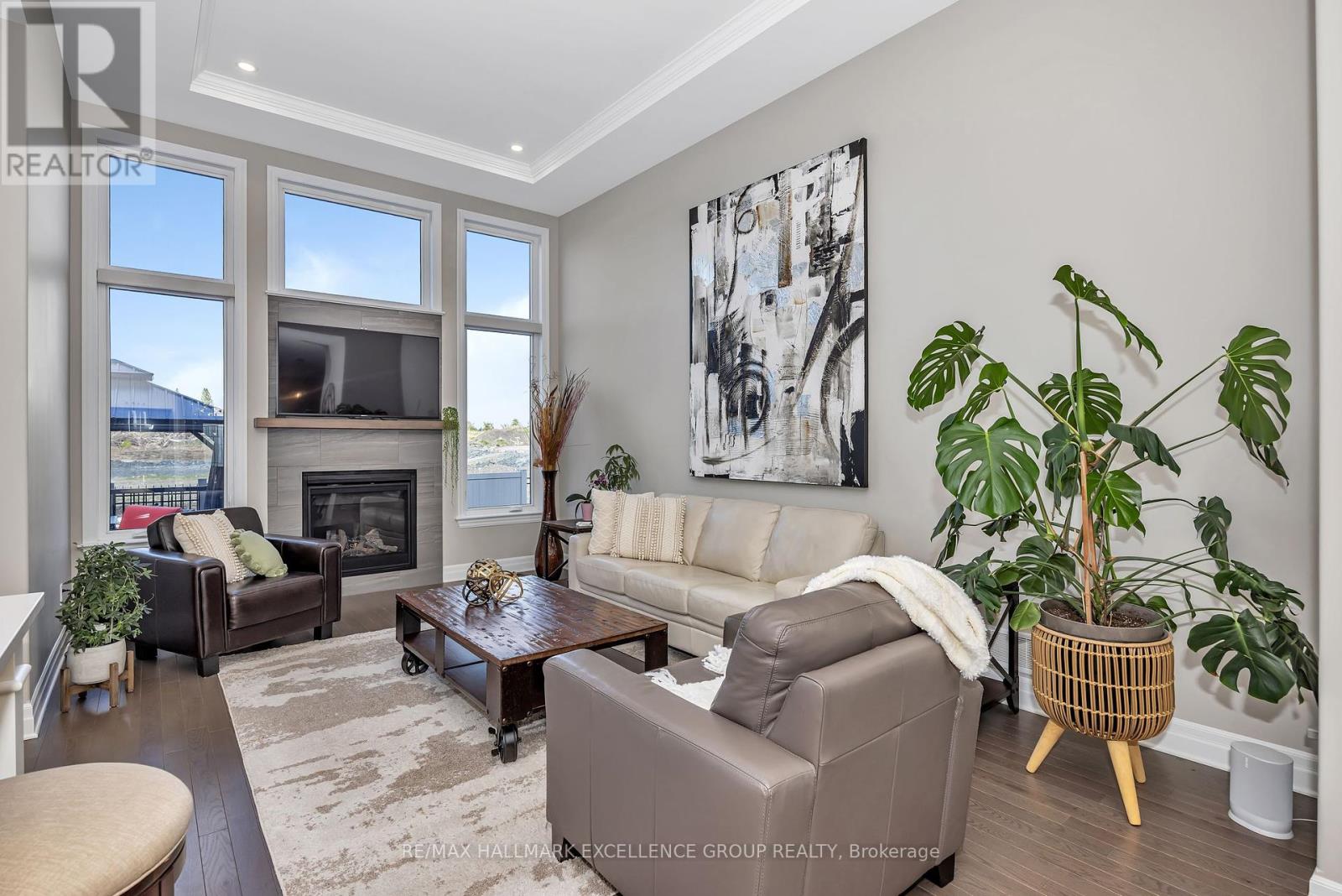 Photo 4 of 668 Cobalt Street, Clarencerockland ON