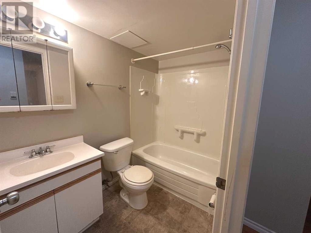 Single Family House Low rise for Sale in   Mount Pleasant Drive Mount Pleasant Camrose 