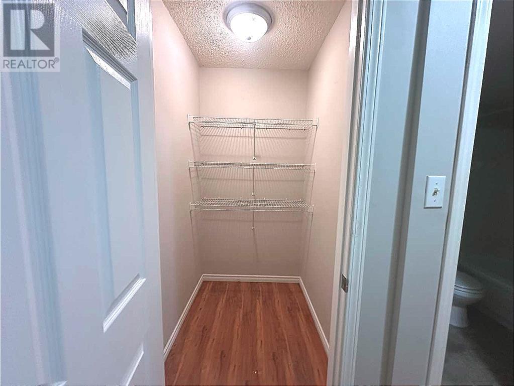 Single Family House Low rise for Sale in   Mount Pleasant Drive Mount Pleasant Camrose 
