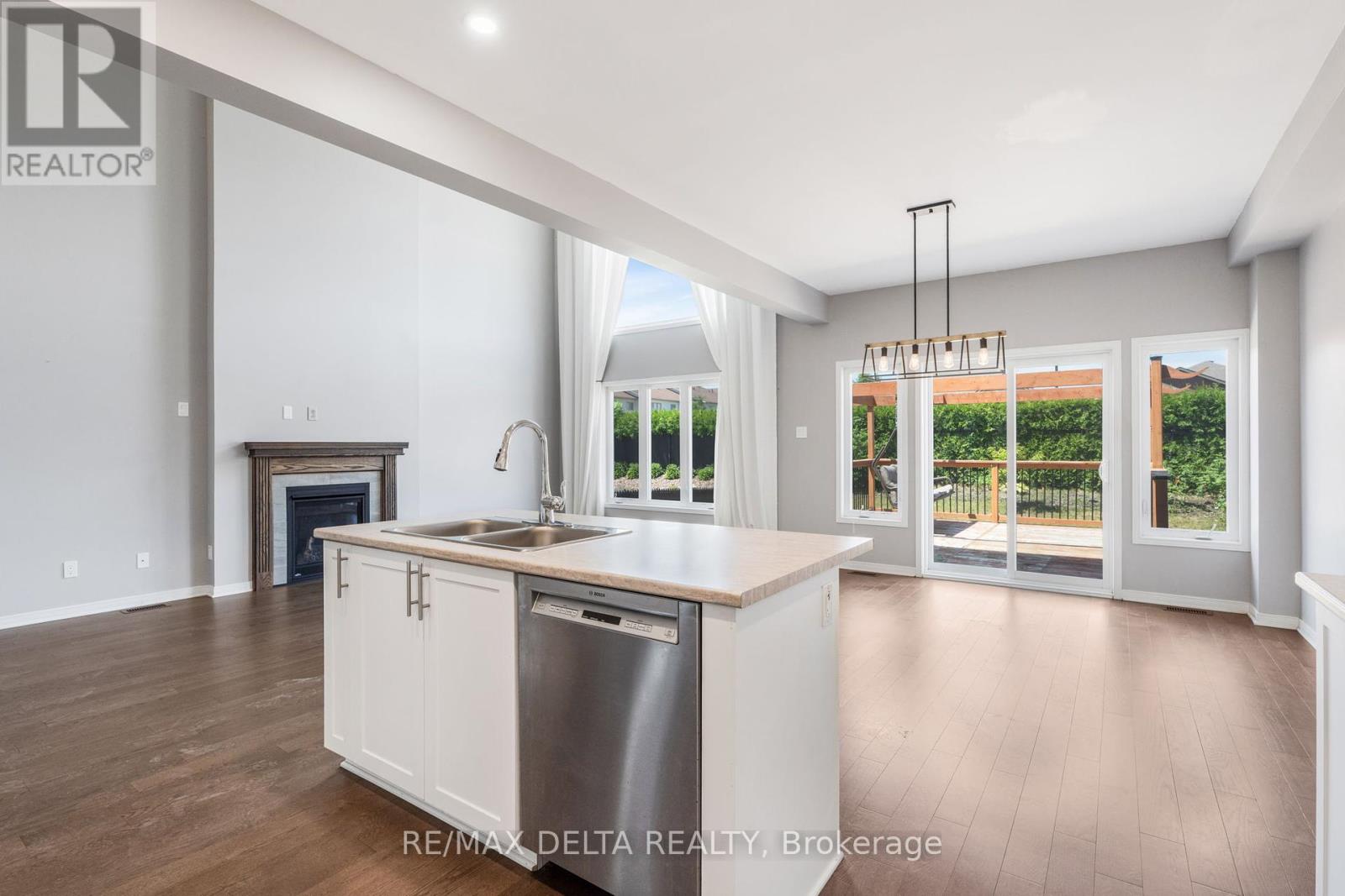 Photo 18 of 196 Onyx Crescent, Clarencerockland ON
