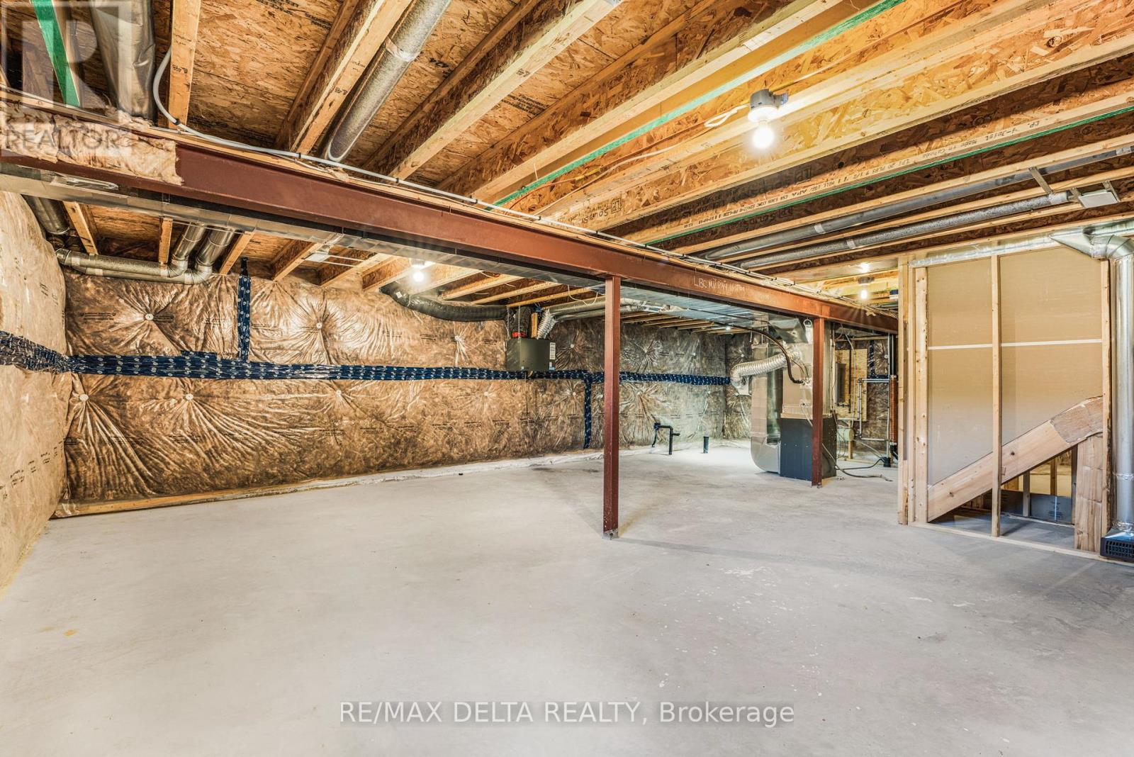 Photo 32 of 196 Onyx Crescent, Clarencerockland ON