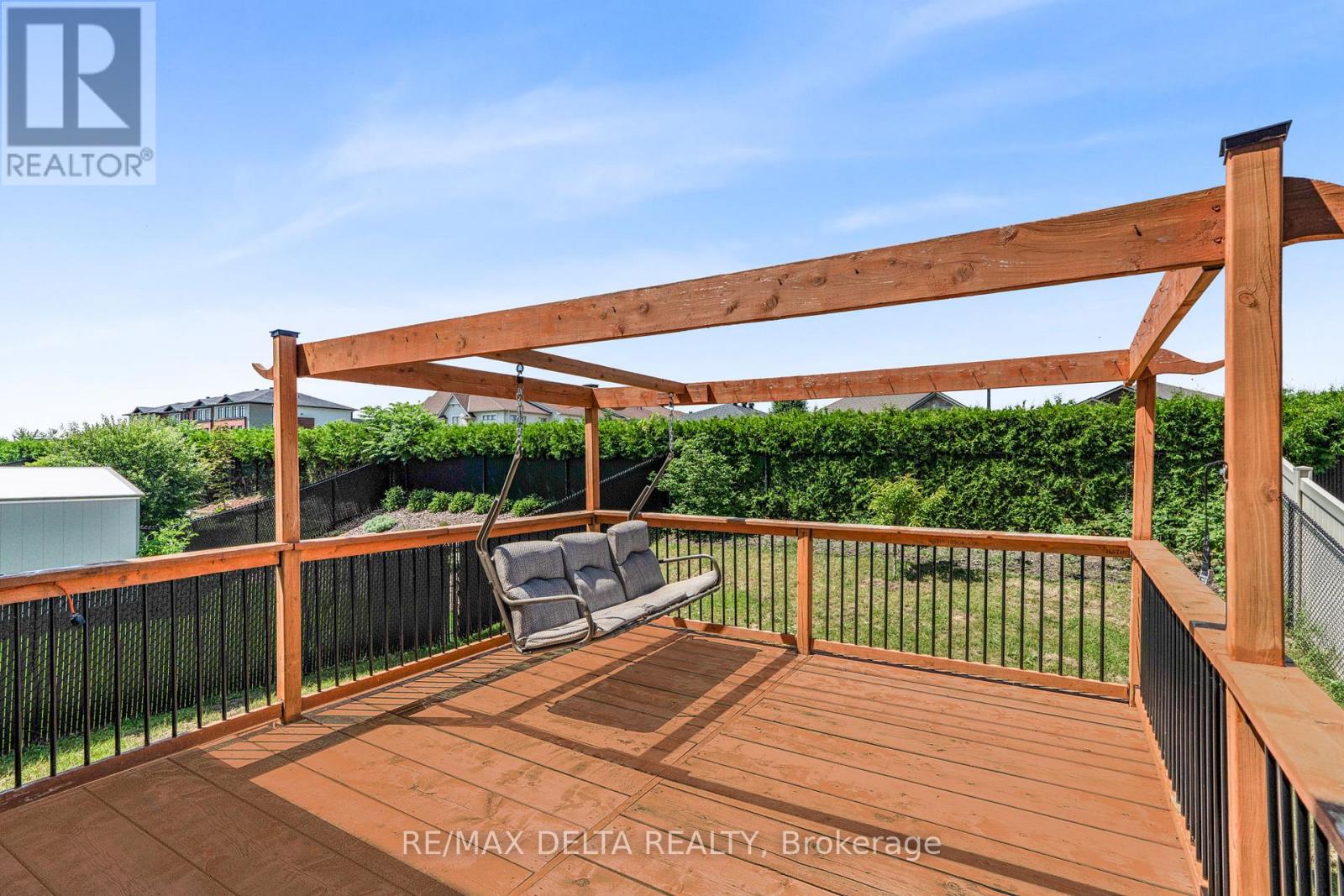 Photo 33 of 196 Onyx Crescent, Clarencerockland ON