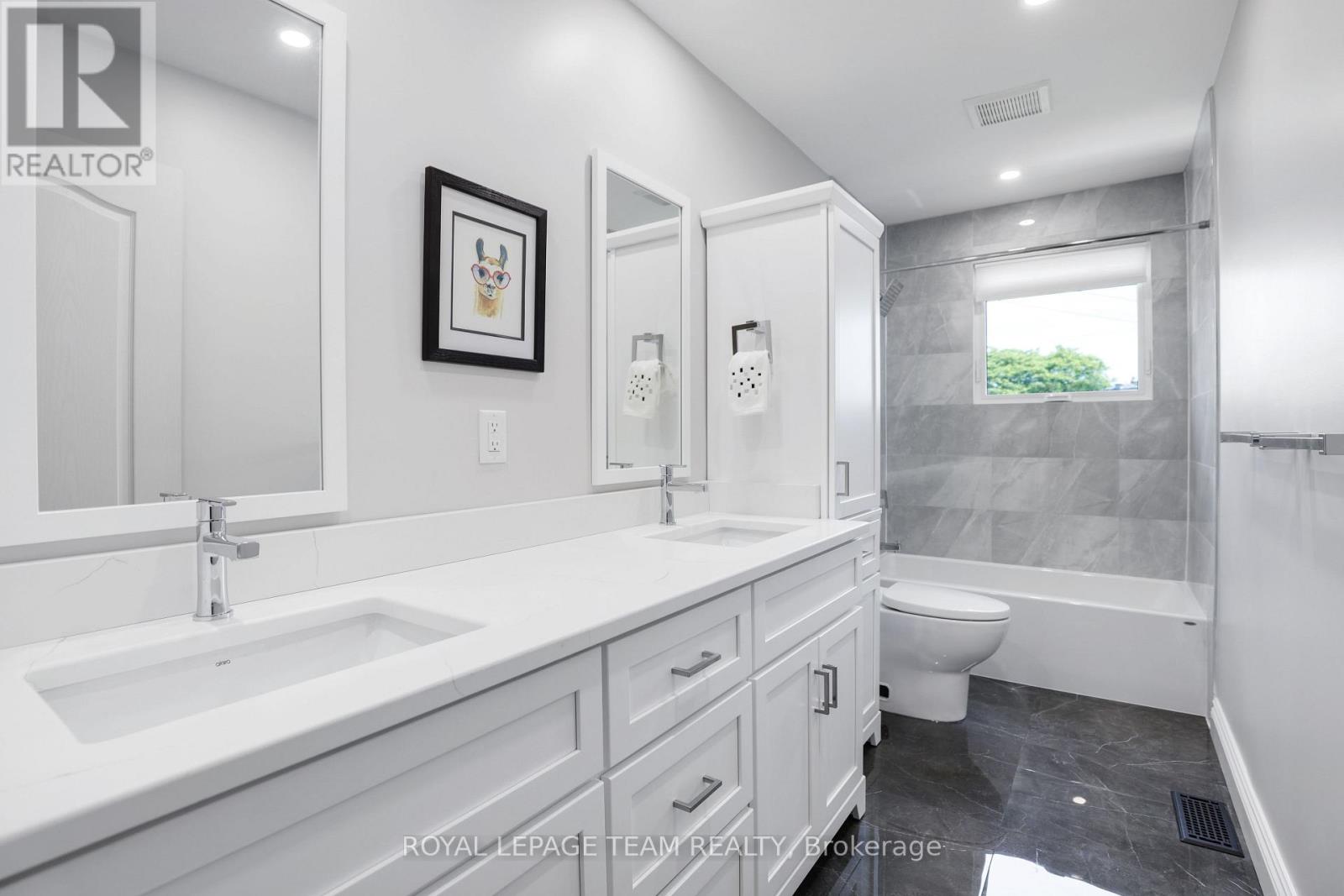 Photo 11 of 1939 Wembley Avenue, Ottawa ON